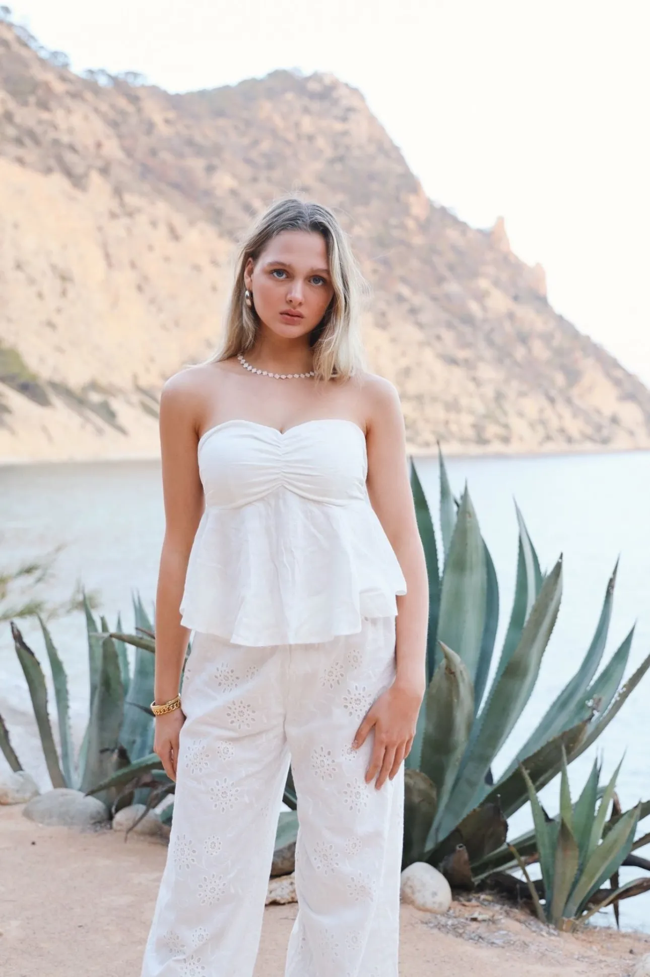 Hauts>Meet Me There Breeze Top White (Pre-Order)