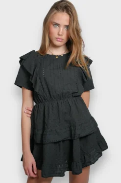 Robes><noscript><img width=